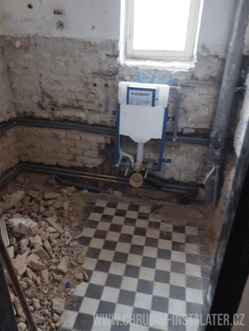 Příprava podomítkového WC při rekonstrukci koupelny